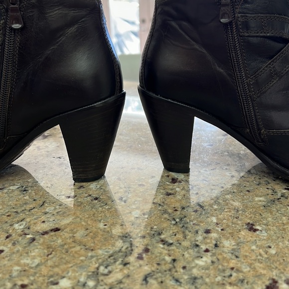 Italian Leather boots - Picture 3 of 5